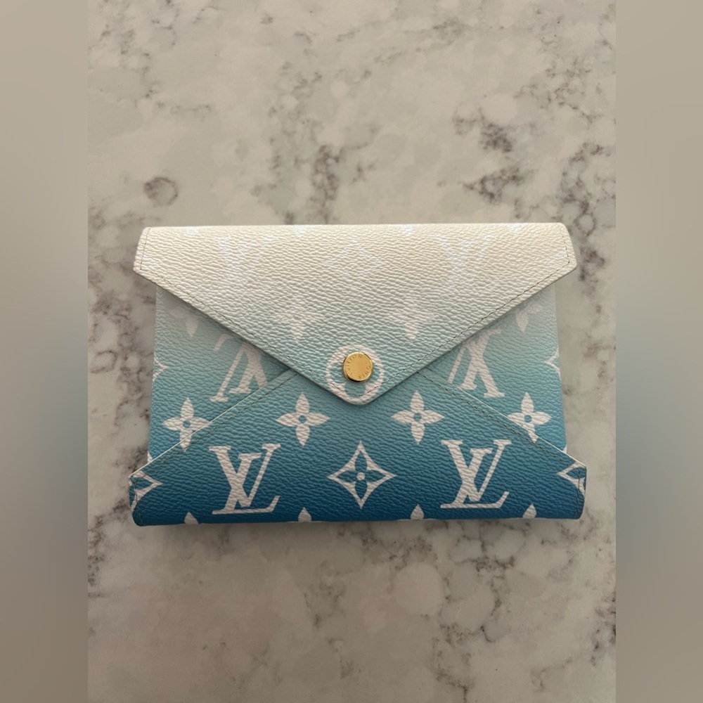 Louis Vuitton Medium By The Pool Kirigami